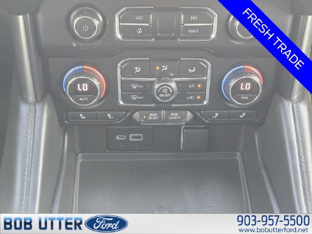 Used 2021 Chevrolet Tahoe Z71 w/ Luxury Package AWD/4WD image 18
