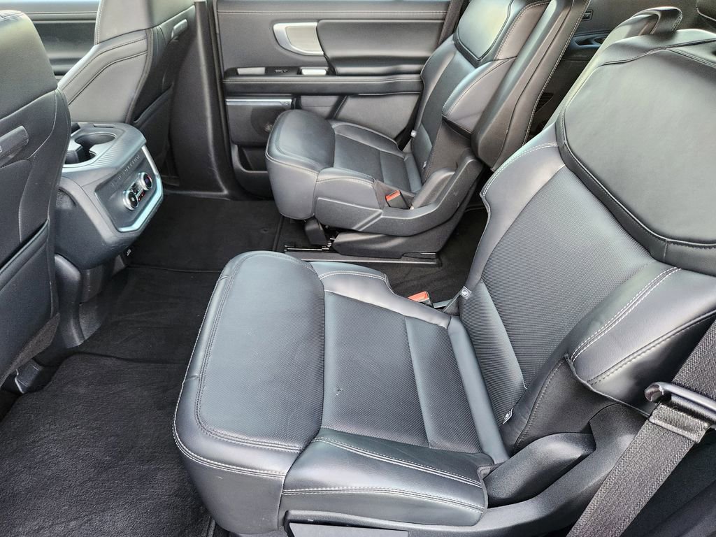 Certified 2025 Ford Expedition Platinum AWD/4WD image 15