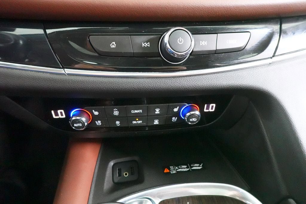 Used 2018 Buick Enclave Avenir w/ Avenir Technology Package AWD/4WD image 16