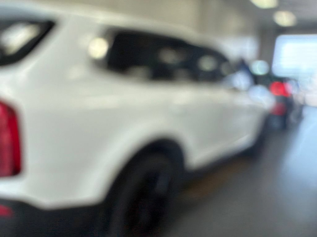 Used 2020 Kia Telluride LX AWD/4WD image 9