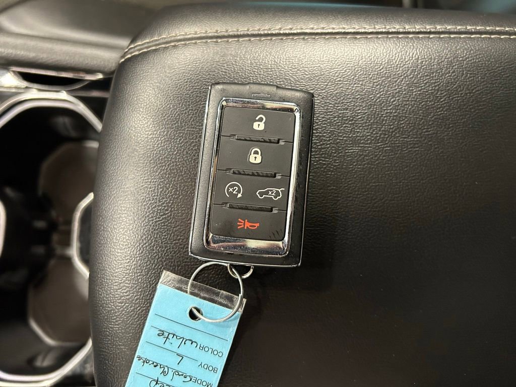 Used 2023 Jeep Grand Cherokee L Laredo AWD/4WD image 23