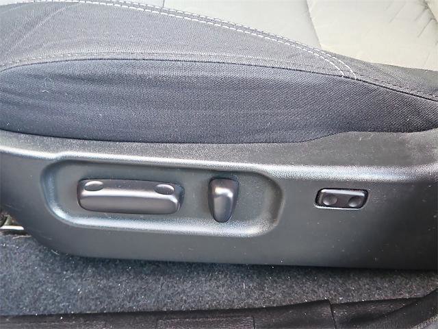 Used 2022 Toyota Tacoma TRD Off-Road image 15