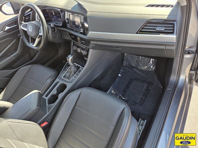 Used 2024 Volkswagen Jetta SE FWD image 17