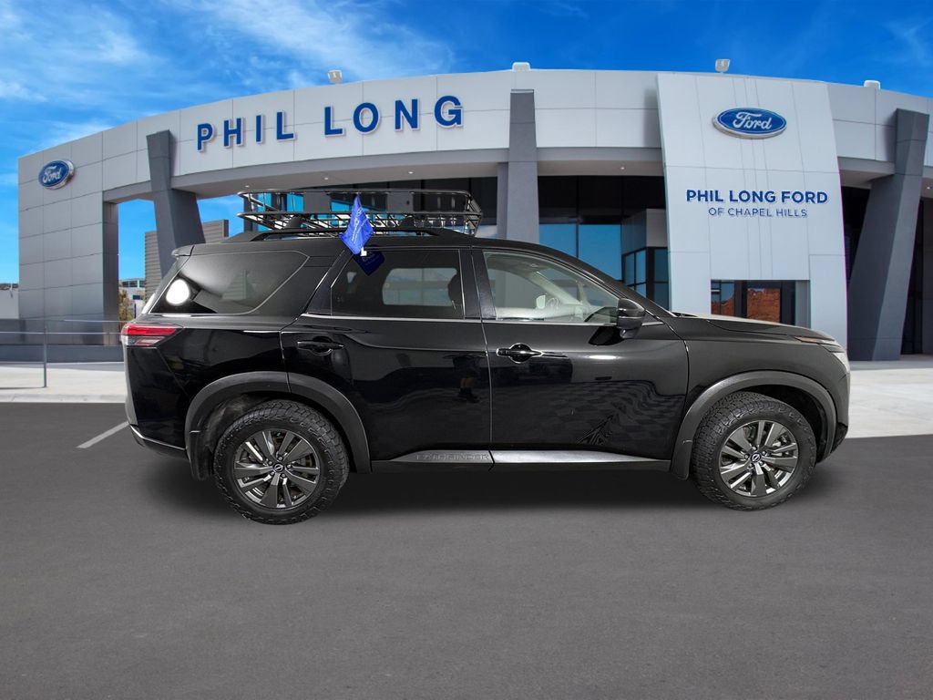 Used 2022 Nissan Pathfinder SV AWD/4WD image 6