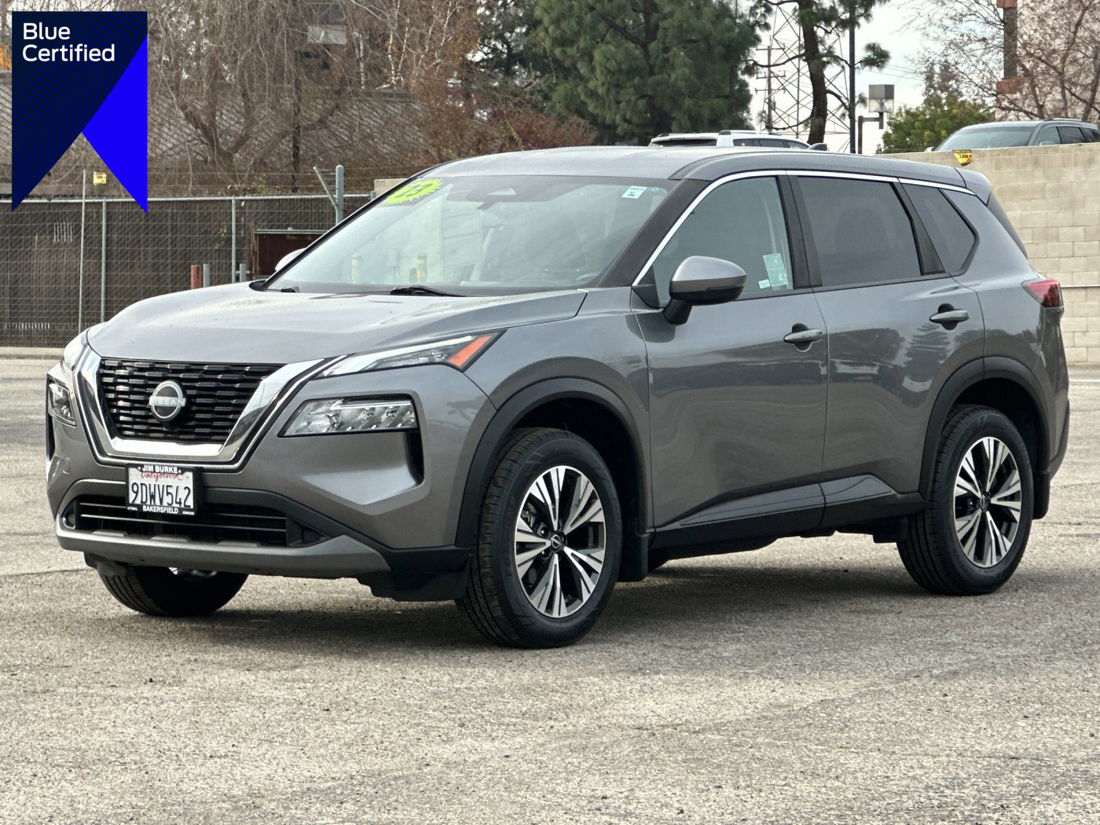 Used 2023 Nissan Rogue SV image 1