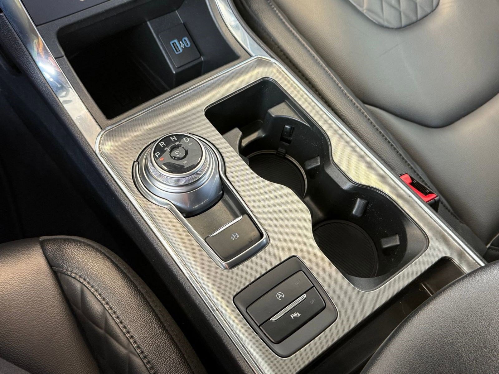 Certified 2024 Ford Edge Titanium image 19