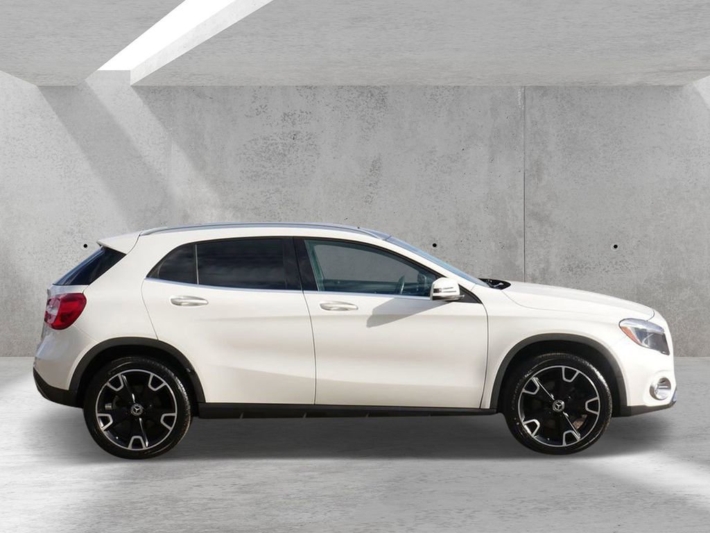 Used 2018 Mercedes-Benz GLA 250 4MATIC image 2