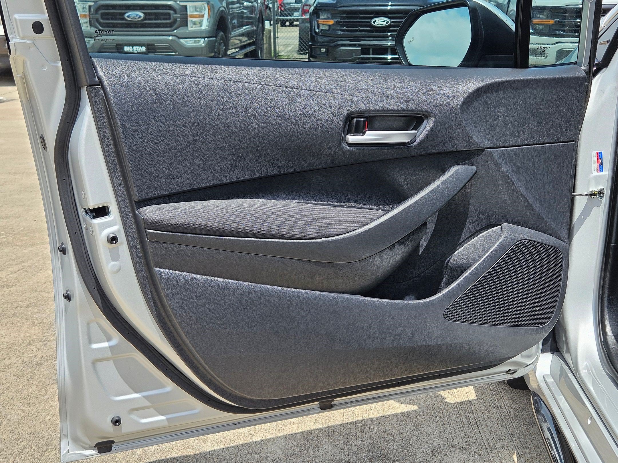 Used 2026 Toyota Corolla SE FWD image 14