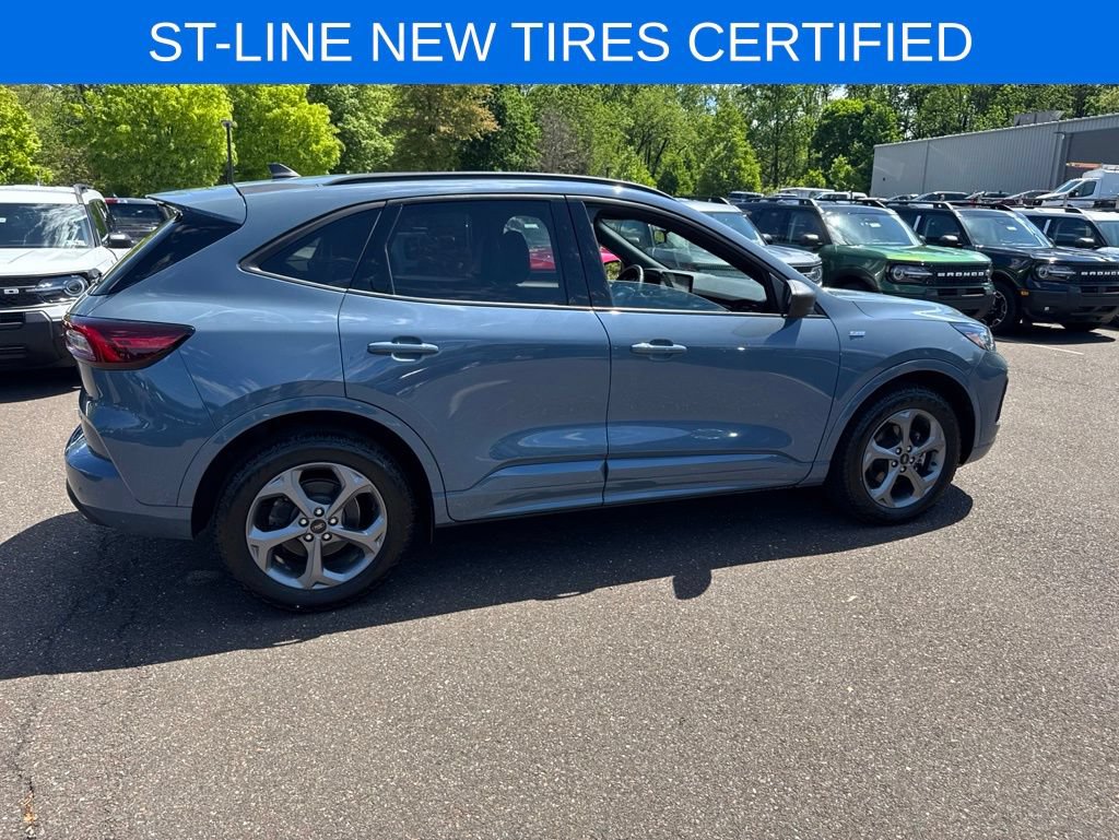 Certified 2023 Ford Escape ST-Line w/ Tech Pack #1 AWD/4WD image 5