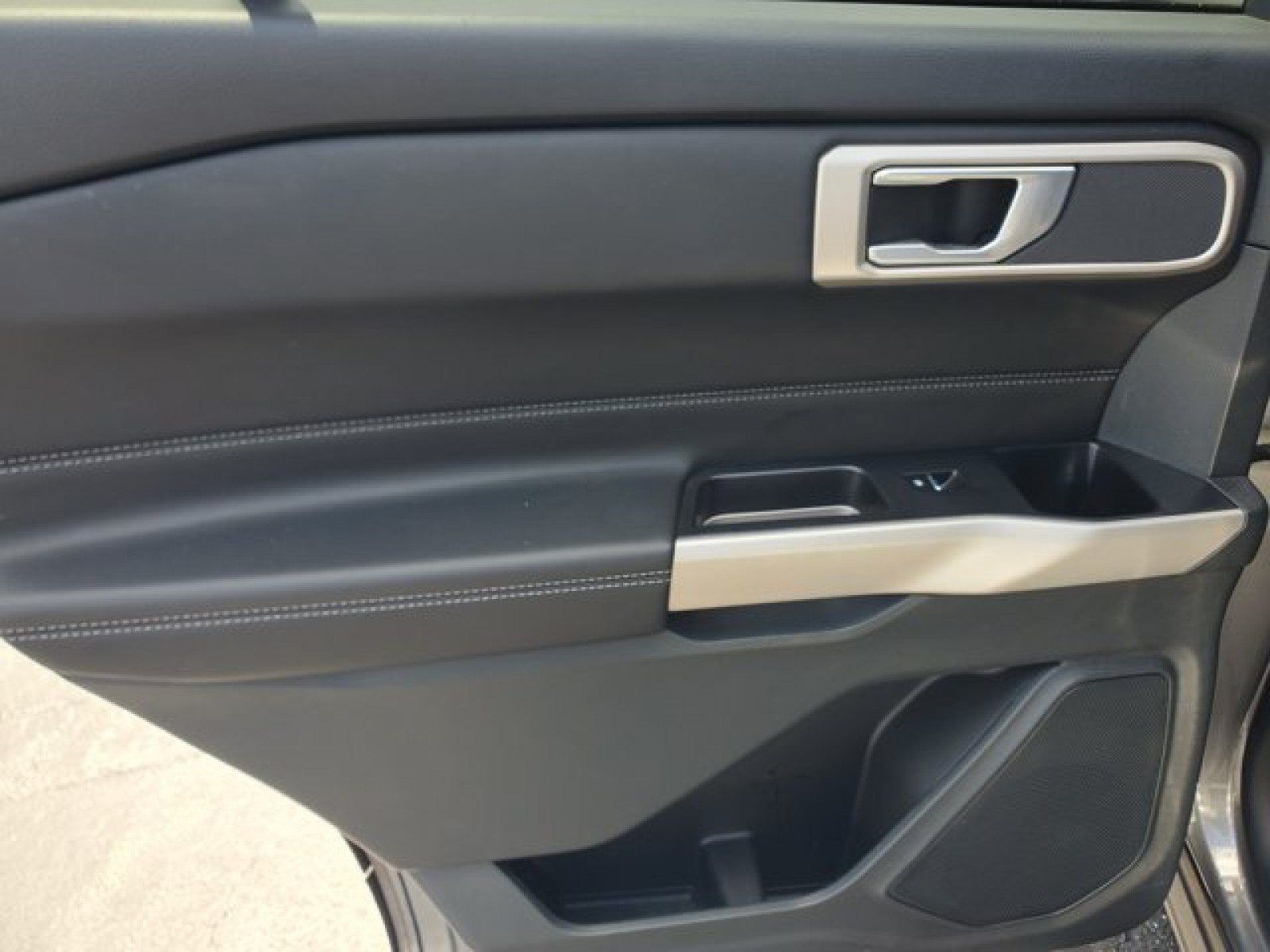 Certified 2023 Ford Explorer XLT RWD image 30