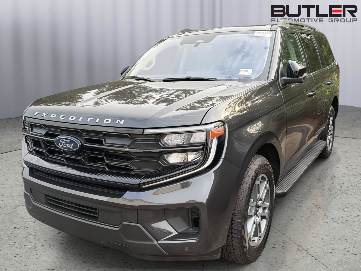 Certified 2025 Ford Expedition Active AWD/4WD image 1