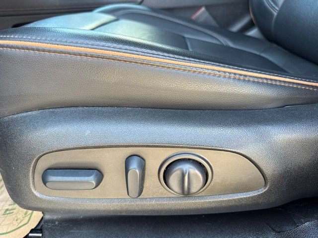 Used 2022 GMC Acadia AT4 w/ Preferred Package AWD/4WD image 18