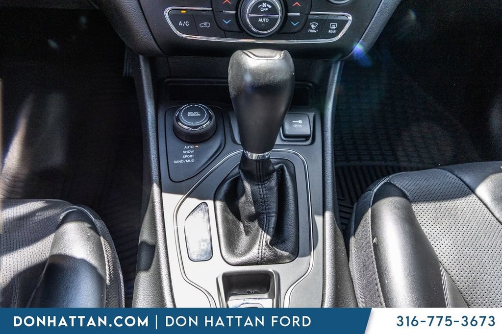 Used 2022 Jeep Cherokee Latitude Lux AWD/4WD image 10