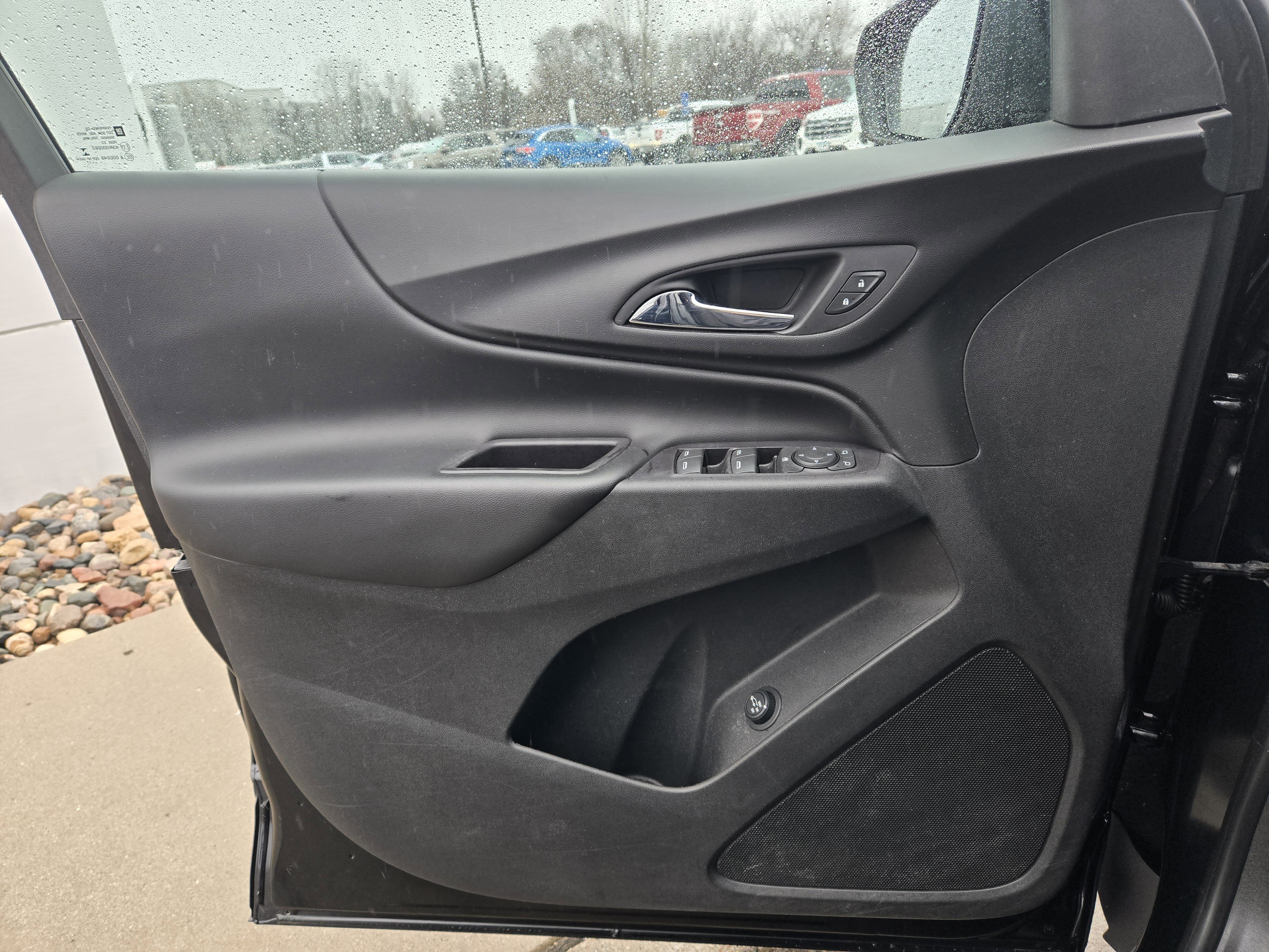 Used 2018 Chevrolet Equinox LT image 21