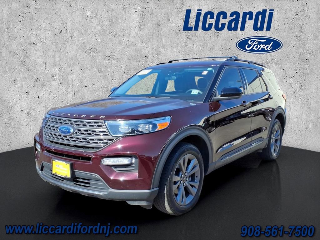 Certified 2023 Ford Explorer XLT w/ Equipment Group 202A AWD/4WD image 3