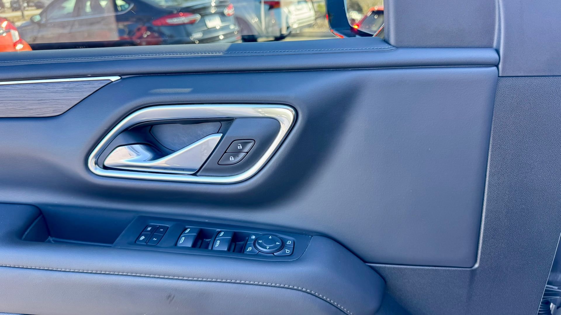 Used 2024 Chevrolet Tahoe Z71 w/ Luxury Package image 34