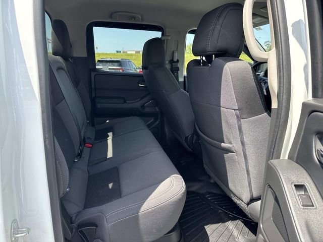 Used 2025 Nissan Frontier SV image 9