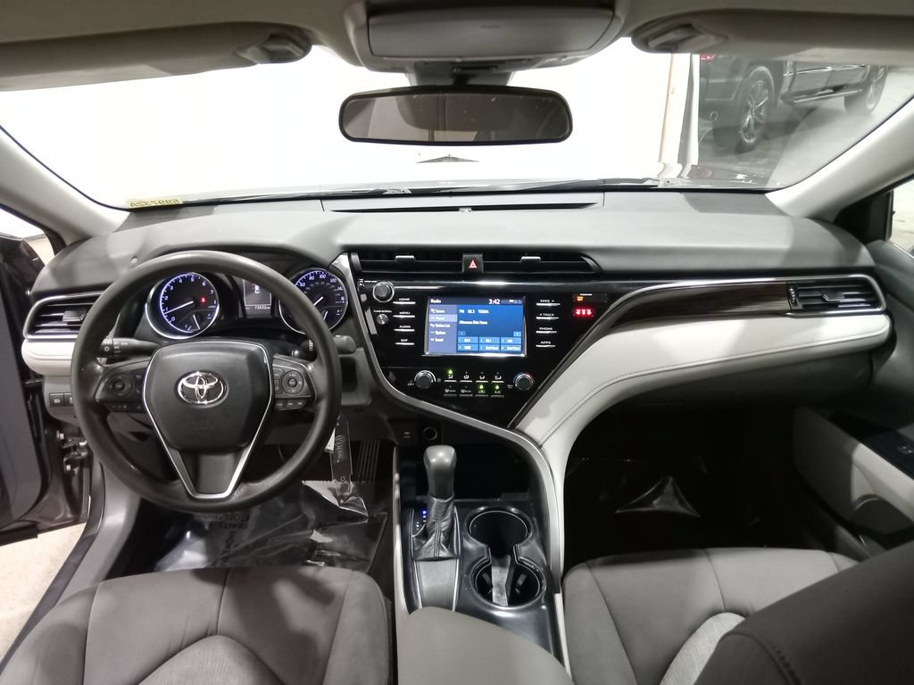 Used 2019 Toyota Camry LE FWD image 14