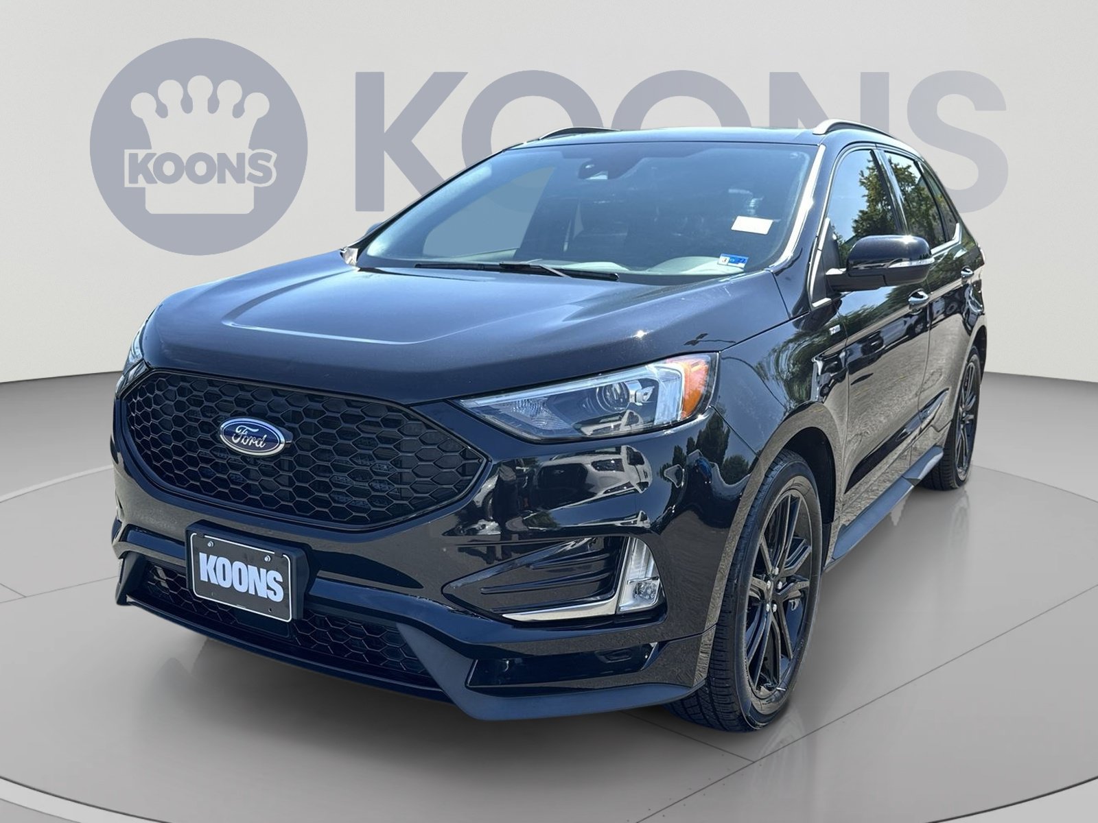 Certified 2020 Ford Edge ST-Line w/ Cold Weather Package AWD/4WD image 5