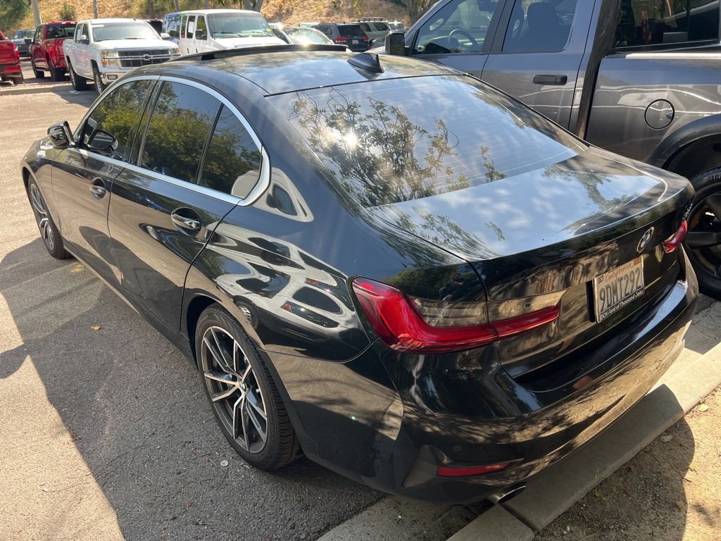 Used 2019 BMW 330i Sedan w/ Convenience Package RWD image 4