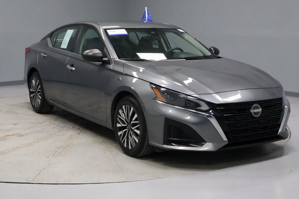 Used 2024 Nissan Altima 2.5 SV image 7