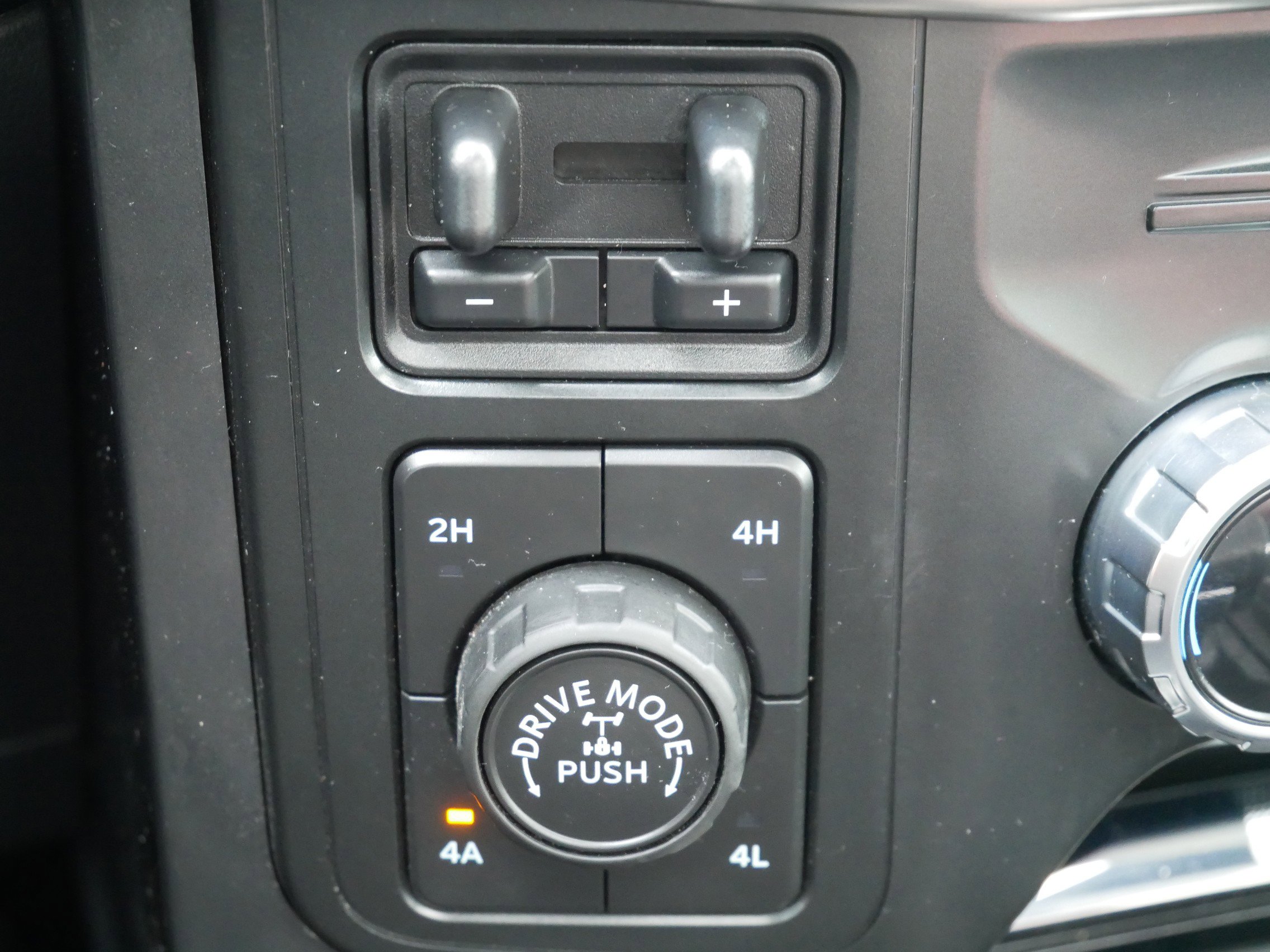 Certified 2022 Ford F150 Lariat w/ Equipment Group 502A High image 52