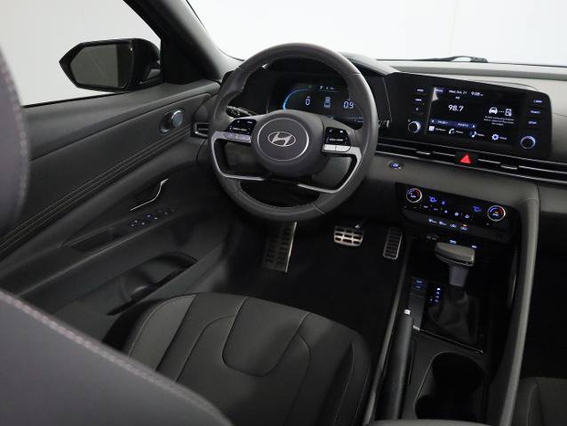 Used 2025 Hyundai Elantra Sport FWD image 12