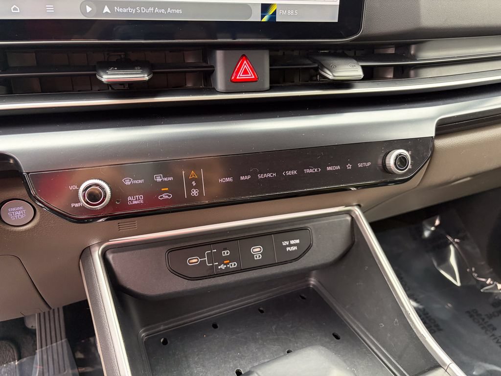 Used 2025 Kia Carnival FWD image 24