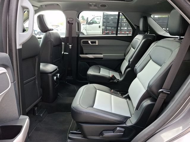 Certified 2024 Ford Explorer XLT w/ Equipment Group 202A AWD/4WD image 11