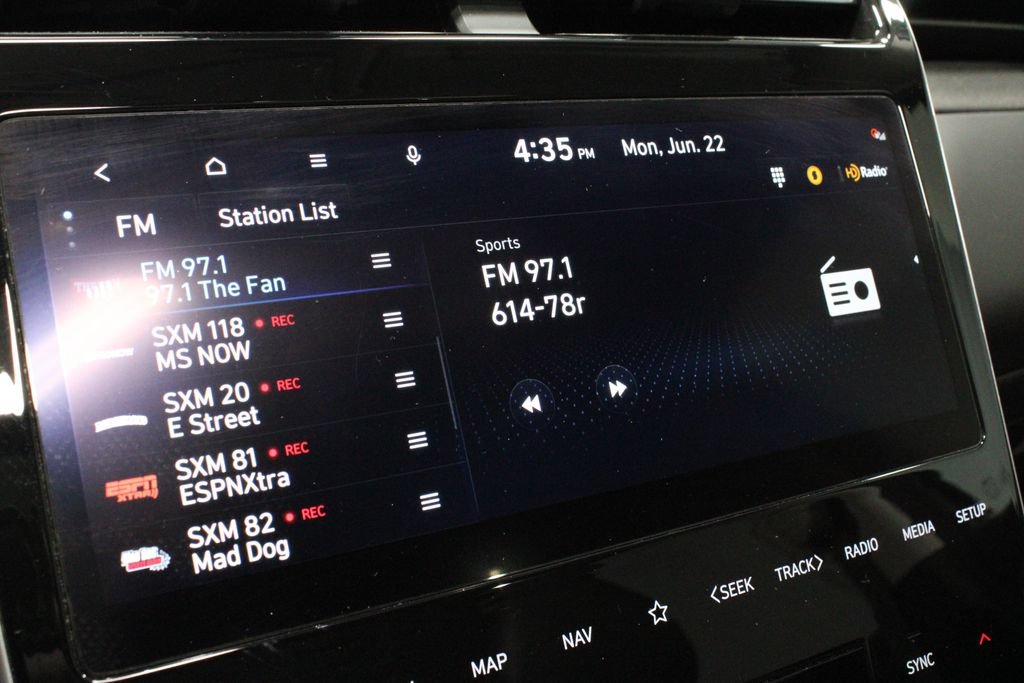 Used 2024 Hyundai Tucson Limited AWD/4WD image 2
