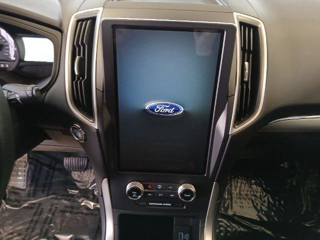 Certified 2024 Ford Edge SEL w/ Sport Appearance Package image 15