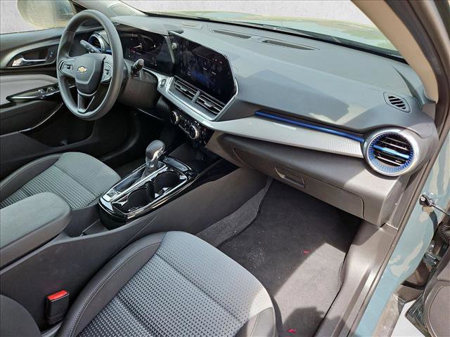 Used 2025 Chevrolet Trax LT image 21