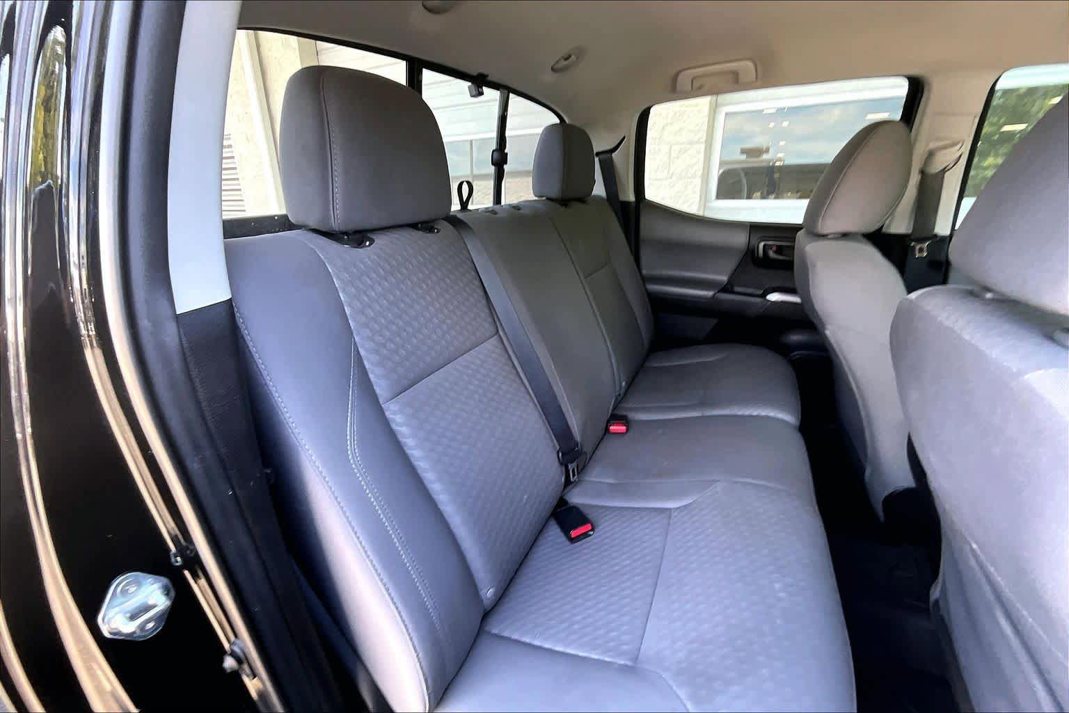 Used 2021 Toyota Tacoma SR5 RWD image 19
