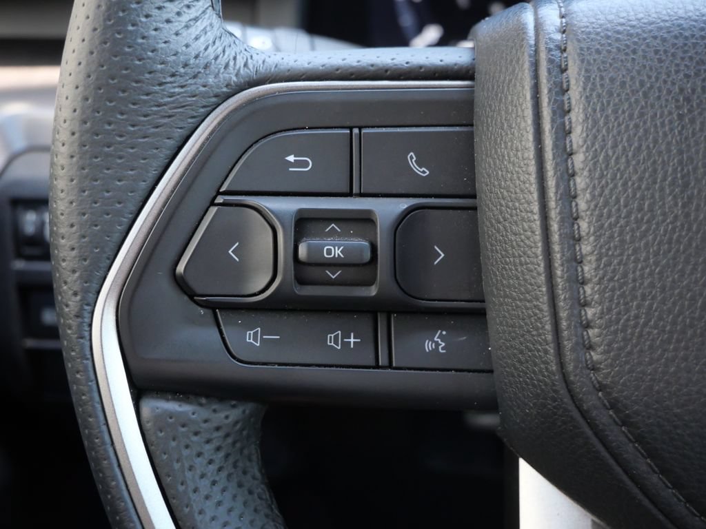Used 2025 Toyota Tacoma TRD Off-Road AWD/4WD image 28