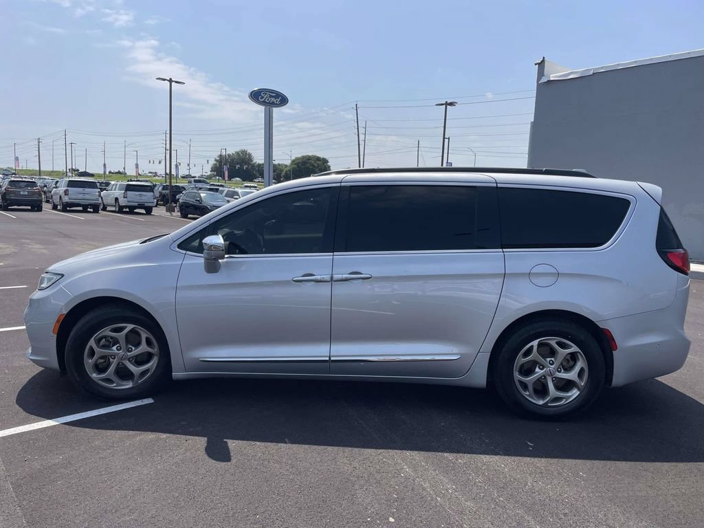Used 2022 Chrysler Pacifica Limited FWD image 6