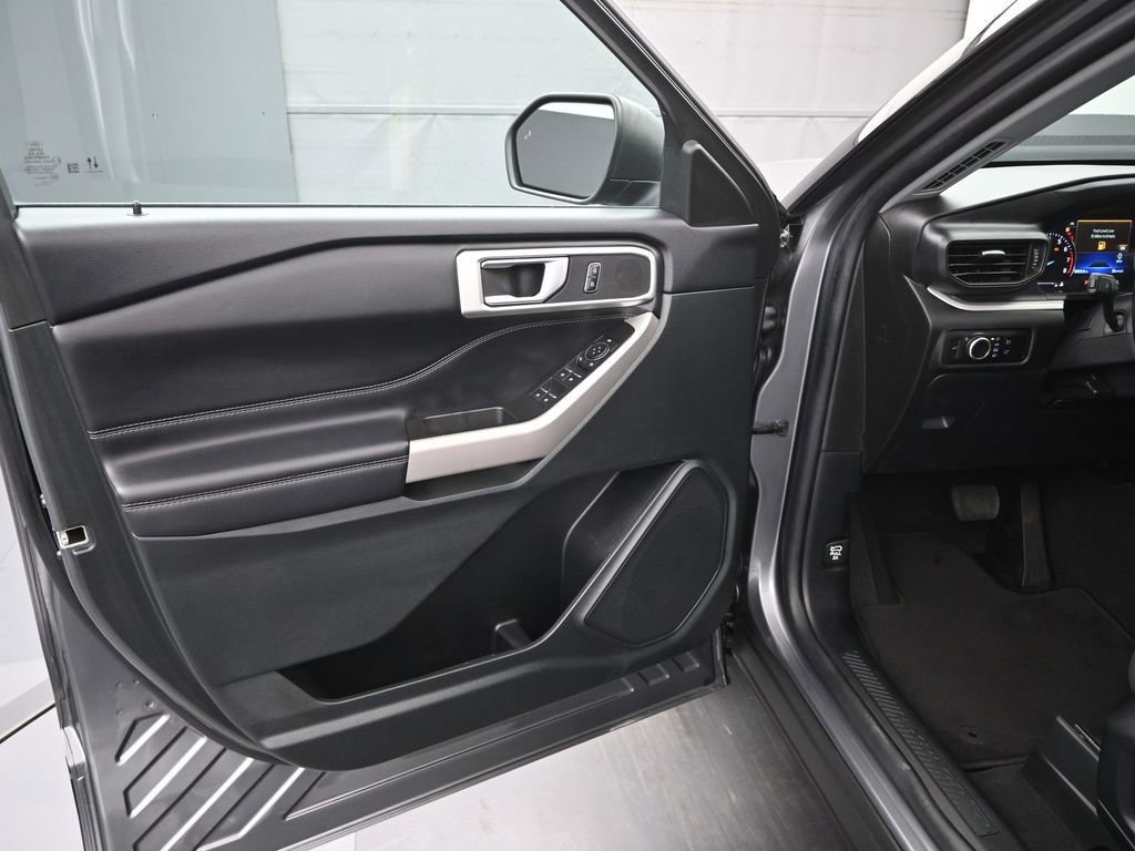 Certified 2023 Ford Explorer XLT image 15