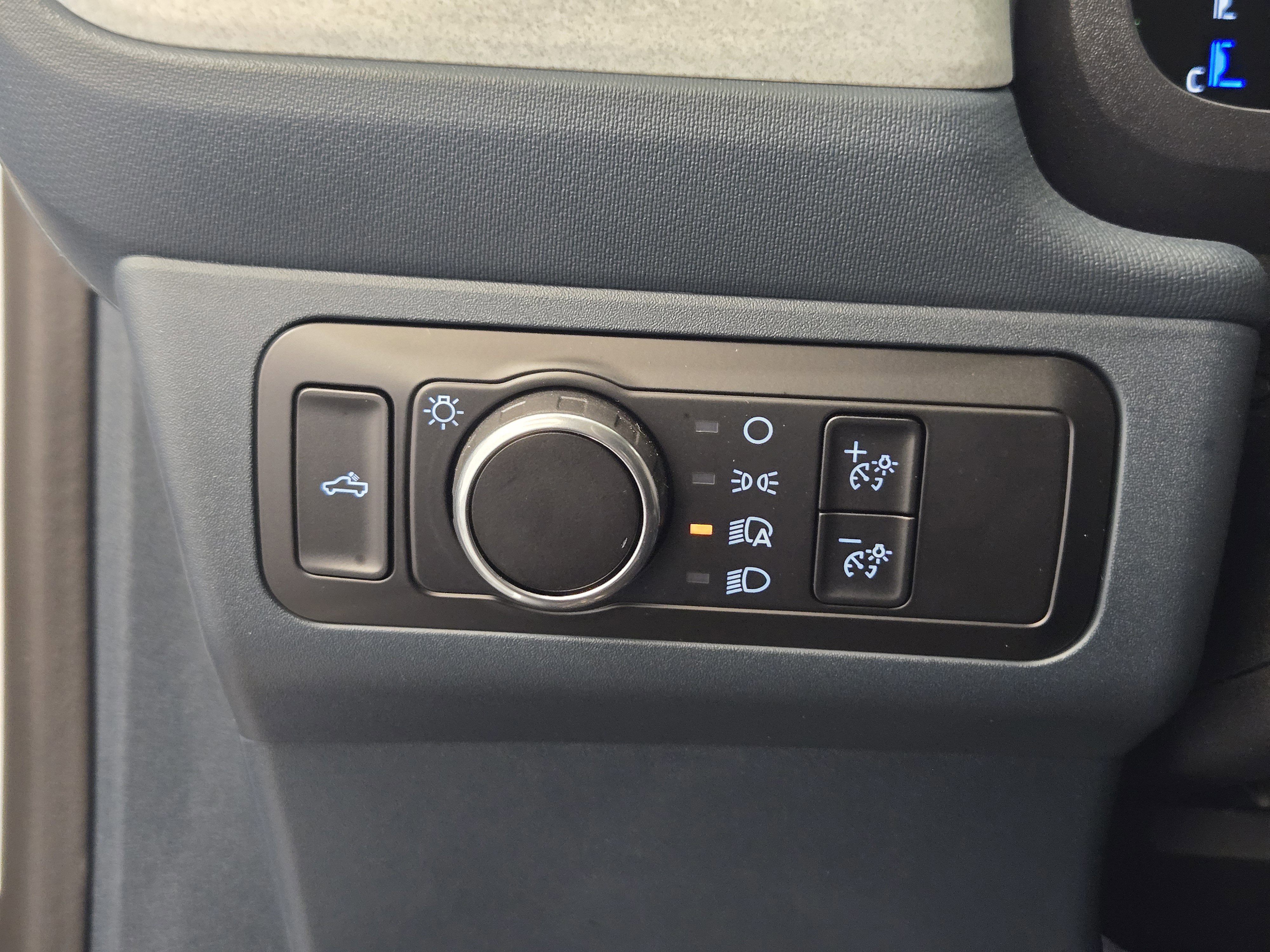 Certified 2025 Ford Maverick XLT w/ XLT Luxury Package image 21