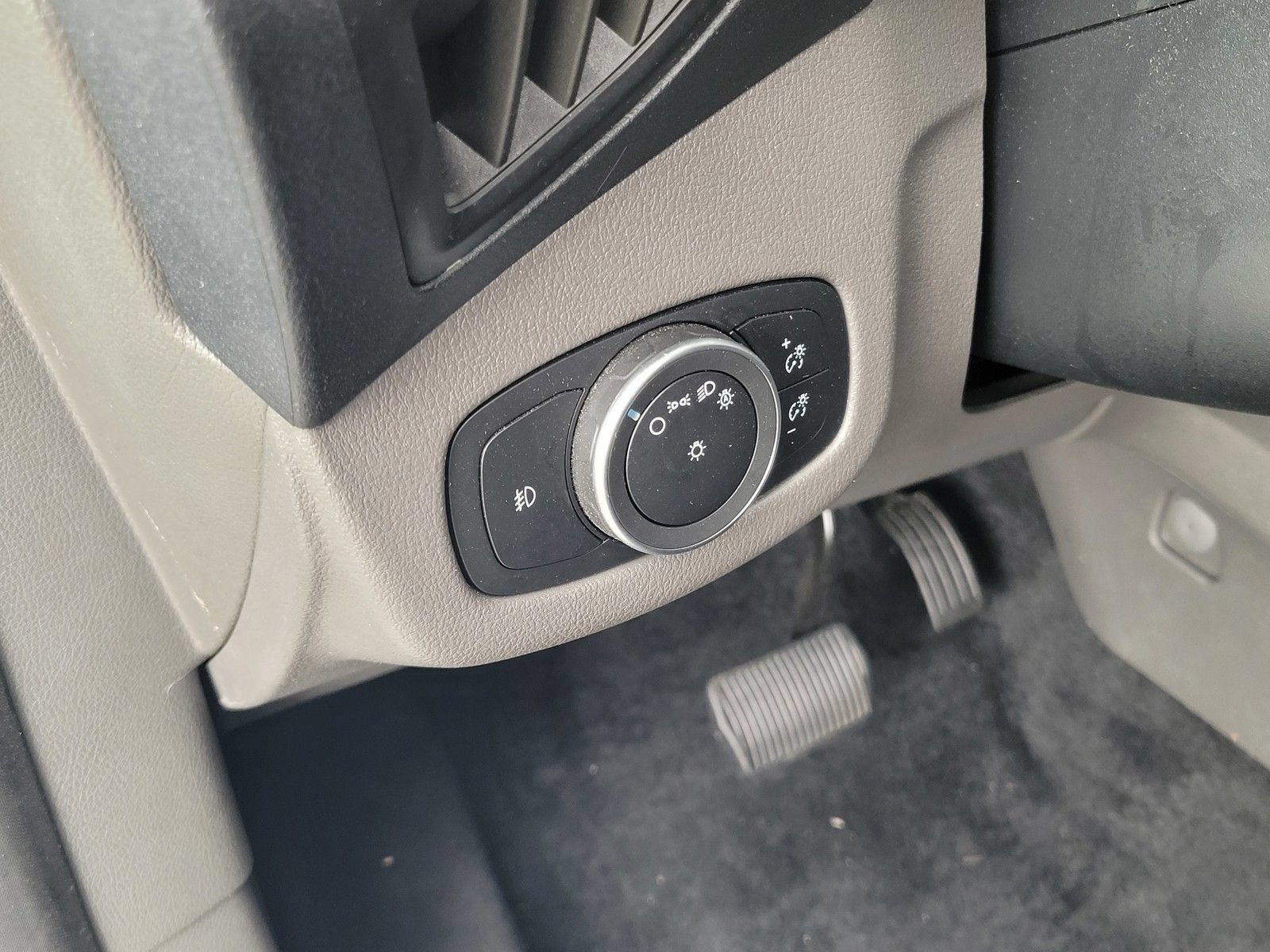 Certified 2023 Ford Transit Connect XLT FWD image 18
