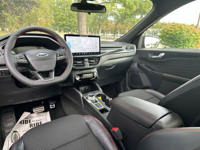Certified 2023 Ford Escape ST-Line w/ Tech Pack #1 AWD/4WD image 2