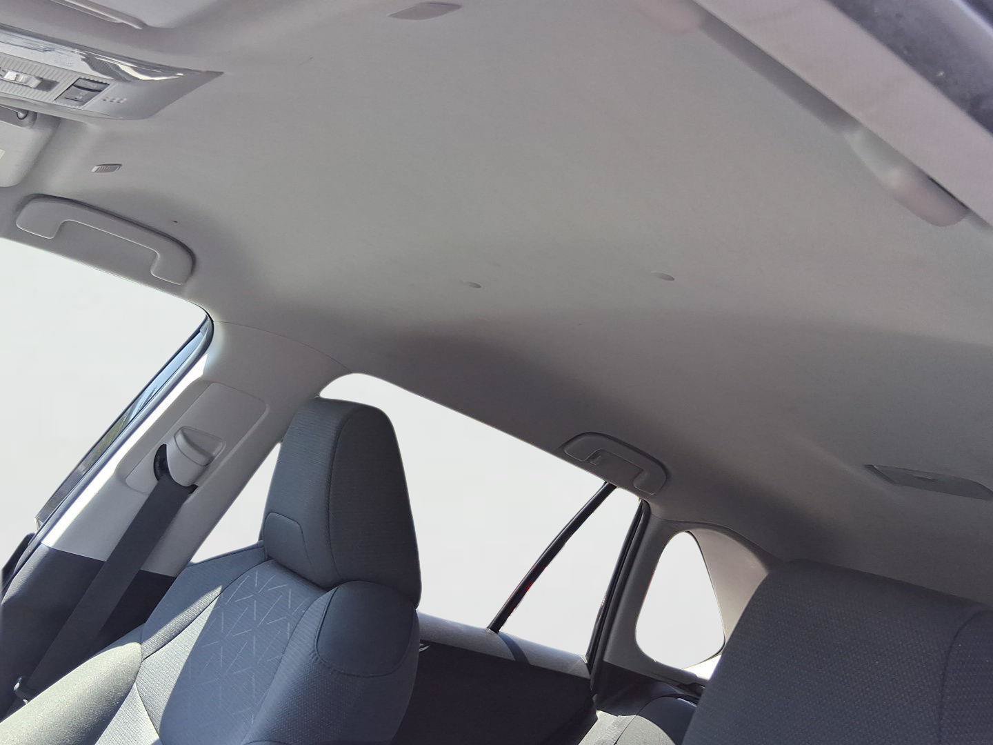 Used 2025 Toyota RAV4 XLE AWD/4WD image 12