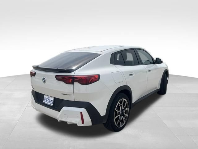 Used 2026 BMW X2 xDrive28i AWD/4WD image 6