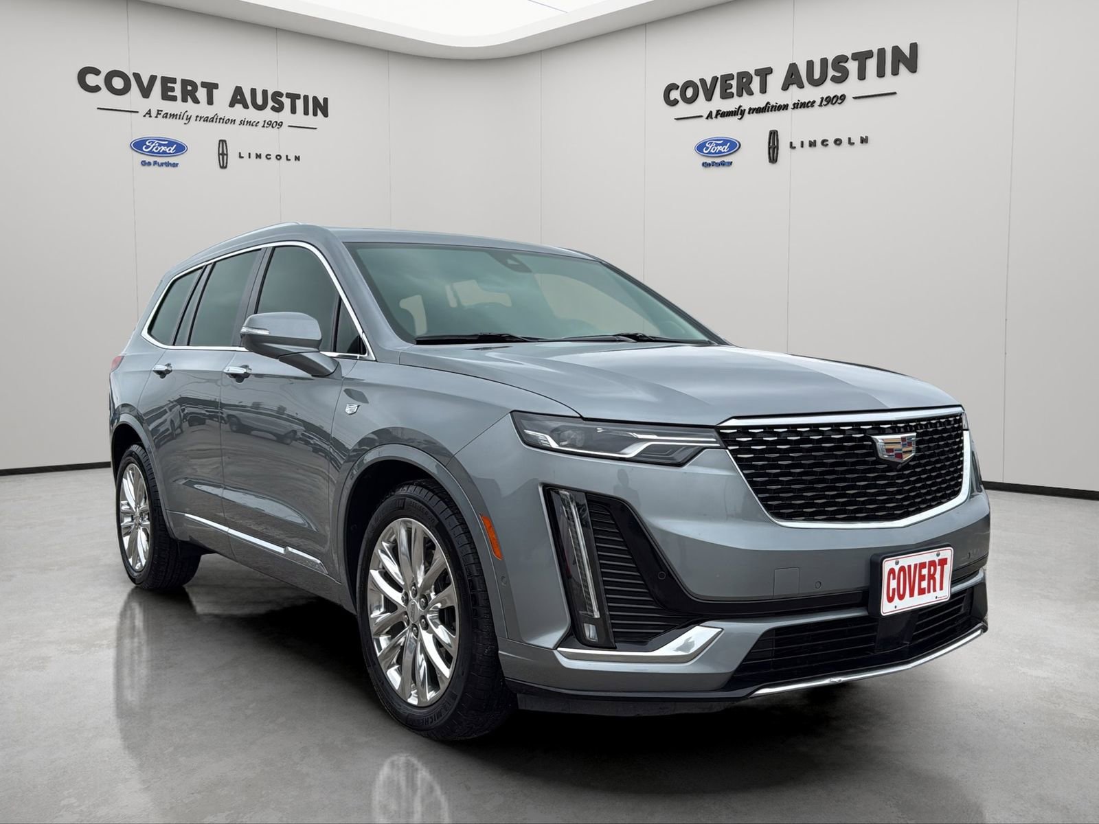 Used 2023 Cadillac XT6 Premium Luxury w/ Technology Package FWD image 7