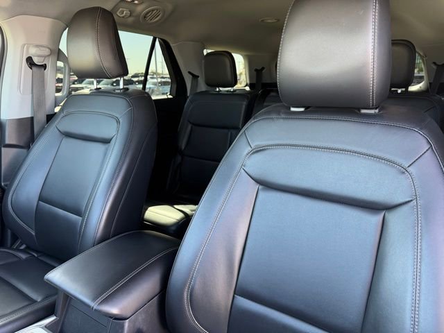 Certified 2022 Ford Explorer XLT w/ Equipment Group 202A image 11