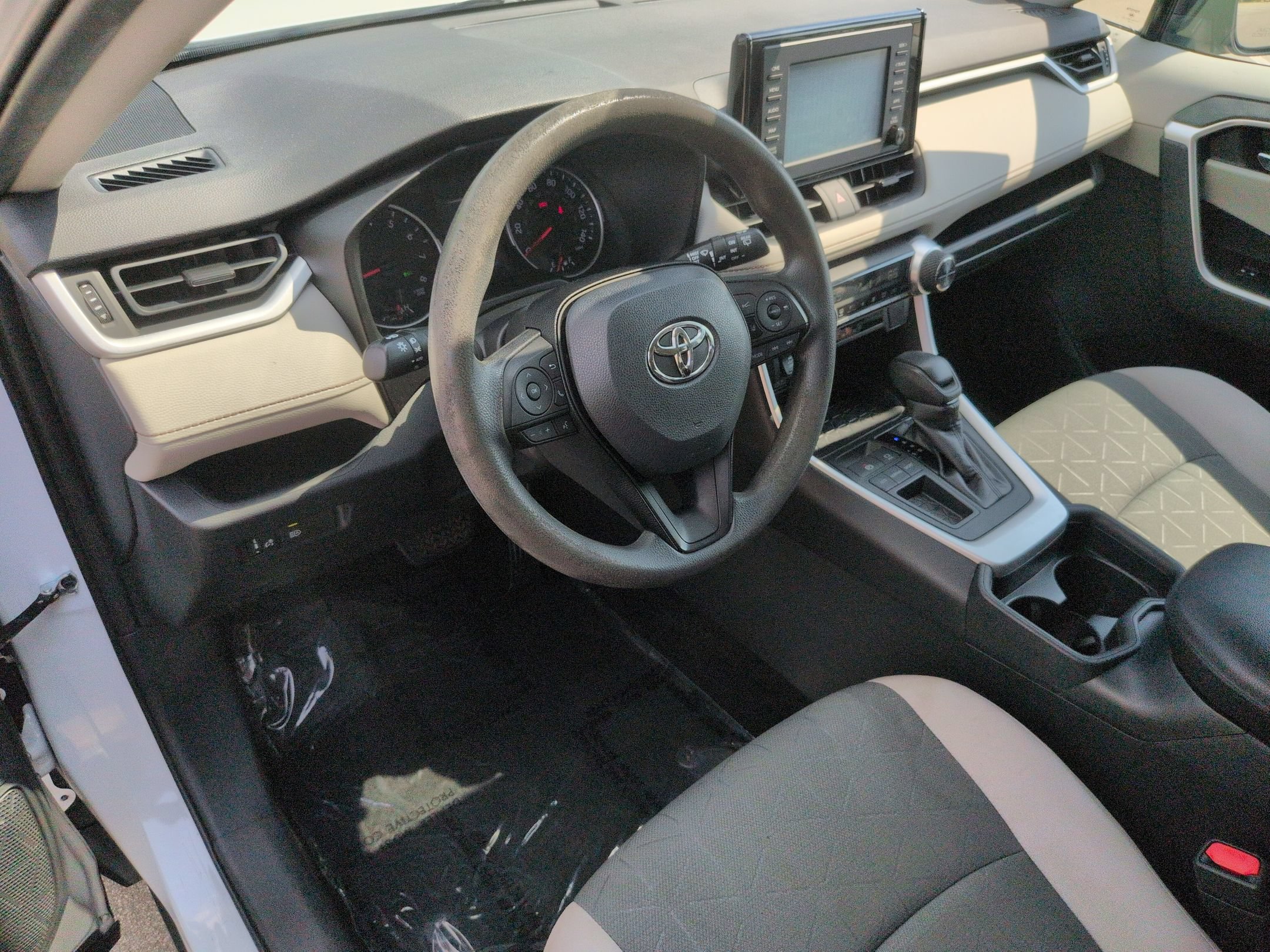 Used 2019 Toyota RAV4 XLE FWD image 17