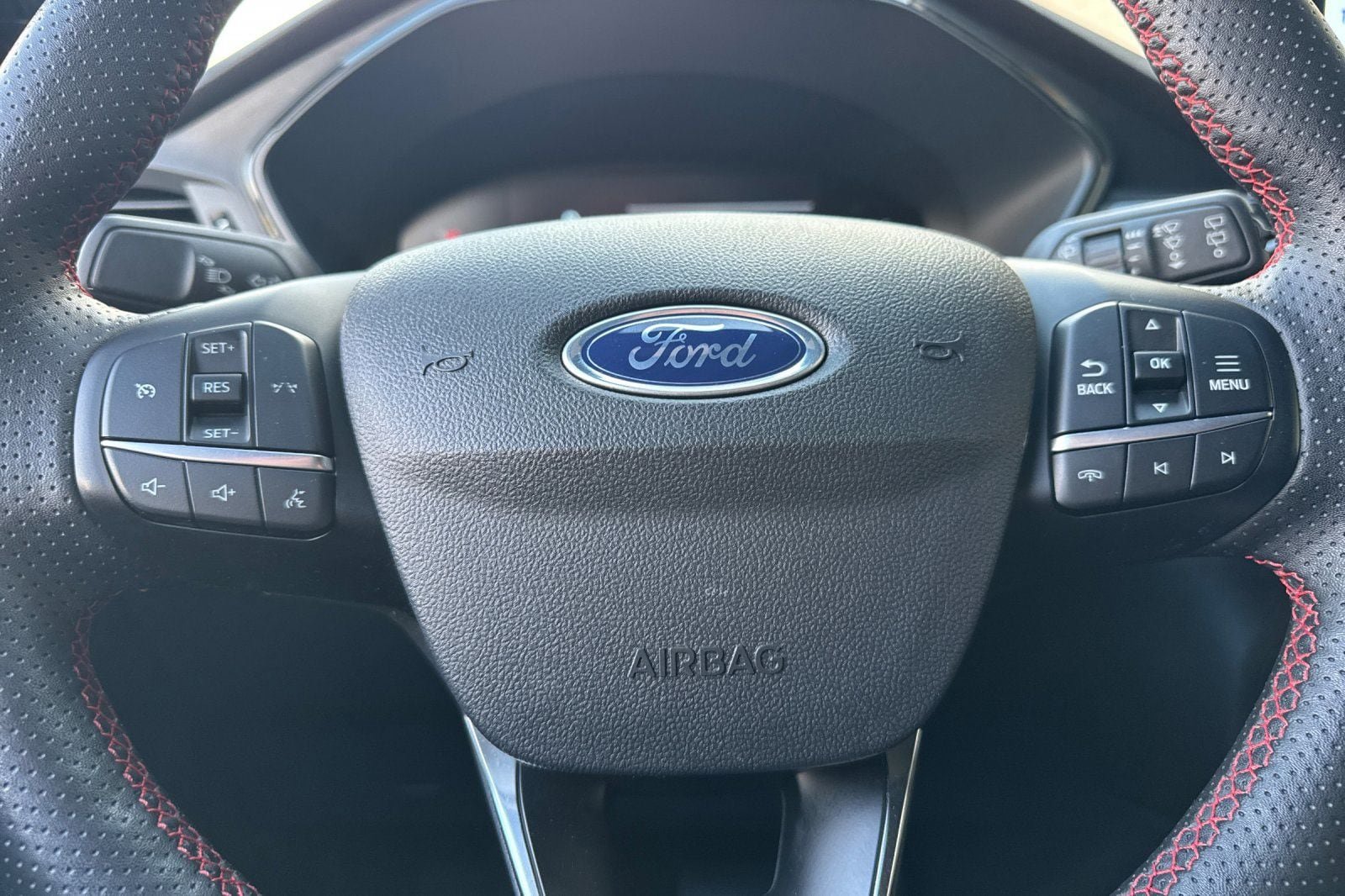 Certified 2025 Ford Escape ST-Line Select AWD/4WD image 28