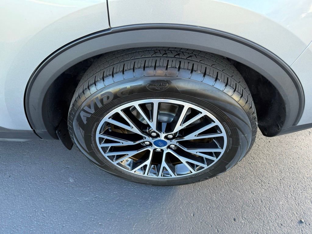 Certified 2021 Ford Escape SEL image 18