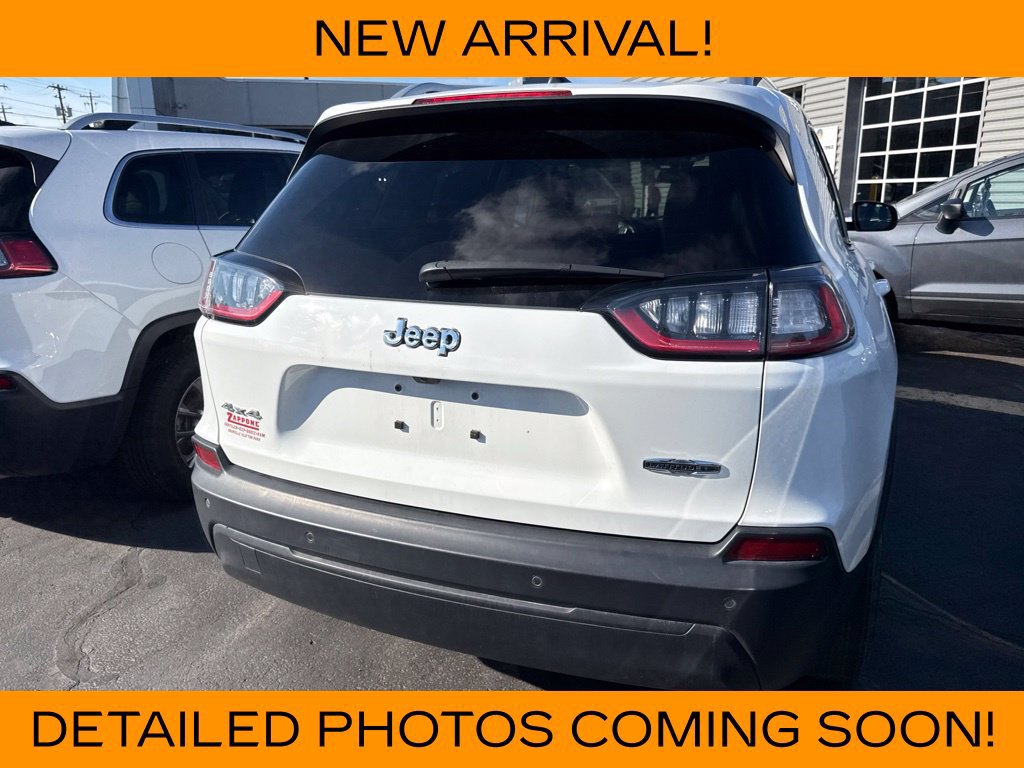 Used 2019 Jeep Cherokee Latitude Plus w/ Comfort/Convenience Group AWD/4WD image 3