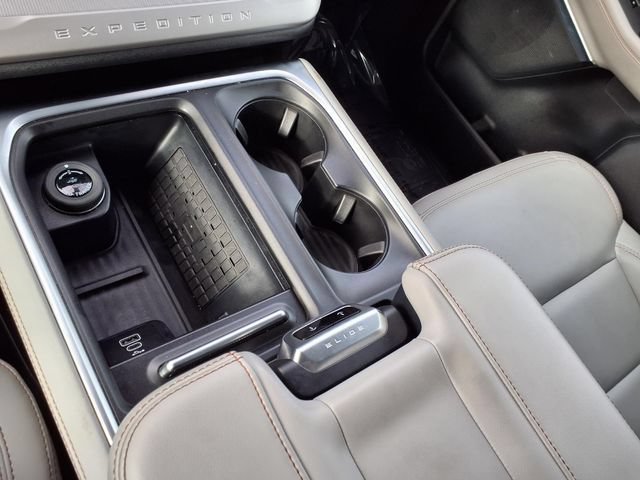 Certified 2025 Ford Expedition Active AWD/4WD image 25