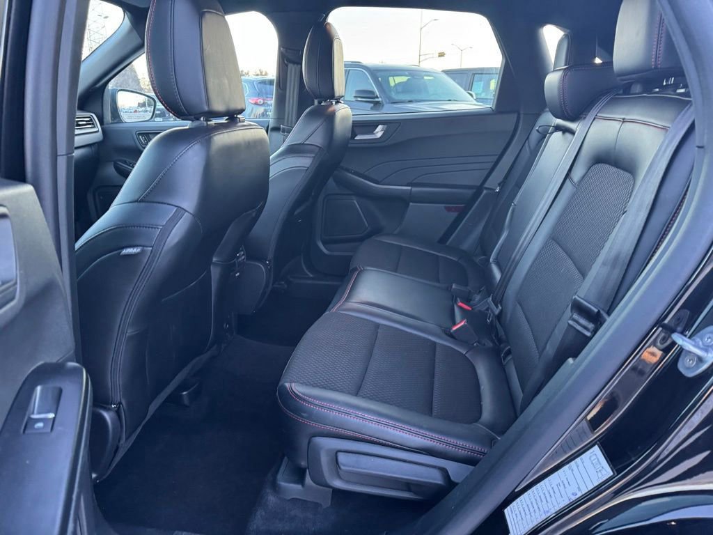 Certified 2025 Ford Escape ST-Line AWD/4WD image 24