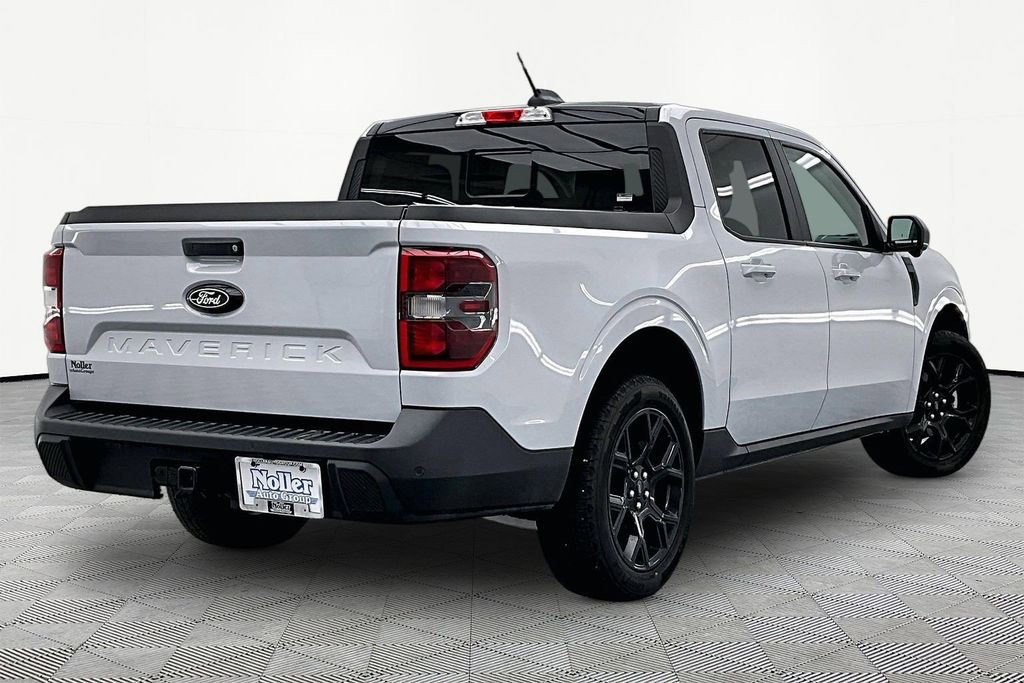 Certified 2025 Ford Maverick Lariat w/ Black Appearance Package AWD/4WD image 2